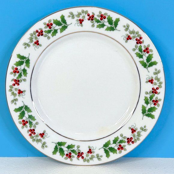 NEW Gibson‎ Everyday China CHRISTMAS CHARM Holly Berry 7.5" Dessert Dish Plate - Picture 1 of 4